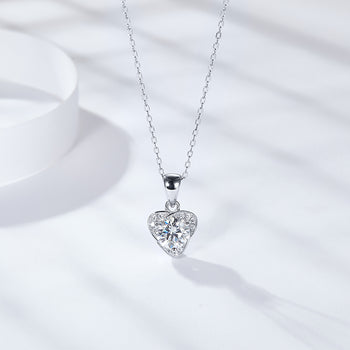 Pendentif clou en argent sterling avec moissanite sertie de 1 carat