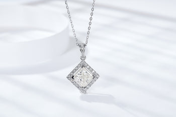 Collier en argent sterling avec moissanite taille princesse 2 carats (IE5033)