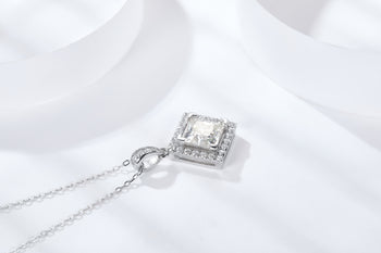 Collier en argent sterling avec moissanite taille princesse 2 carats (IE5033)