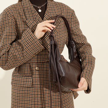 MOISSANIT-ANHÄNGER MIT ZAUBERBAUM-MOIDEN AUS STERLINGSILBER