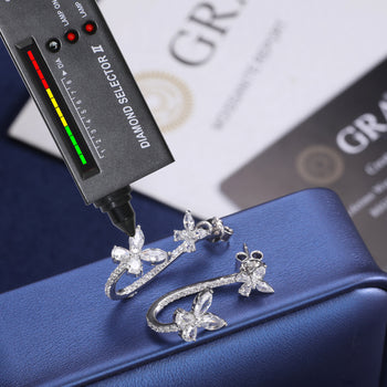 Ohrringe in Schmetterlingsform mit Moissanit im Marquiseschliff aus Sterlingsilber