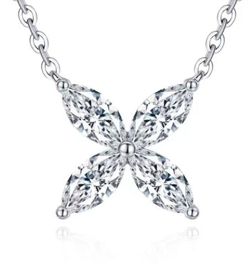 Collier en argent sterling orné de moissanite à quatre feuilles taillée en marquise