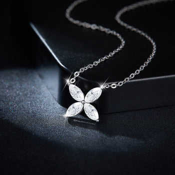Collier en argent sterling orné de moissanite à quatre feuilles taillée en marquise