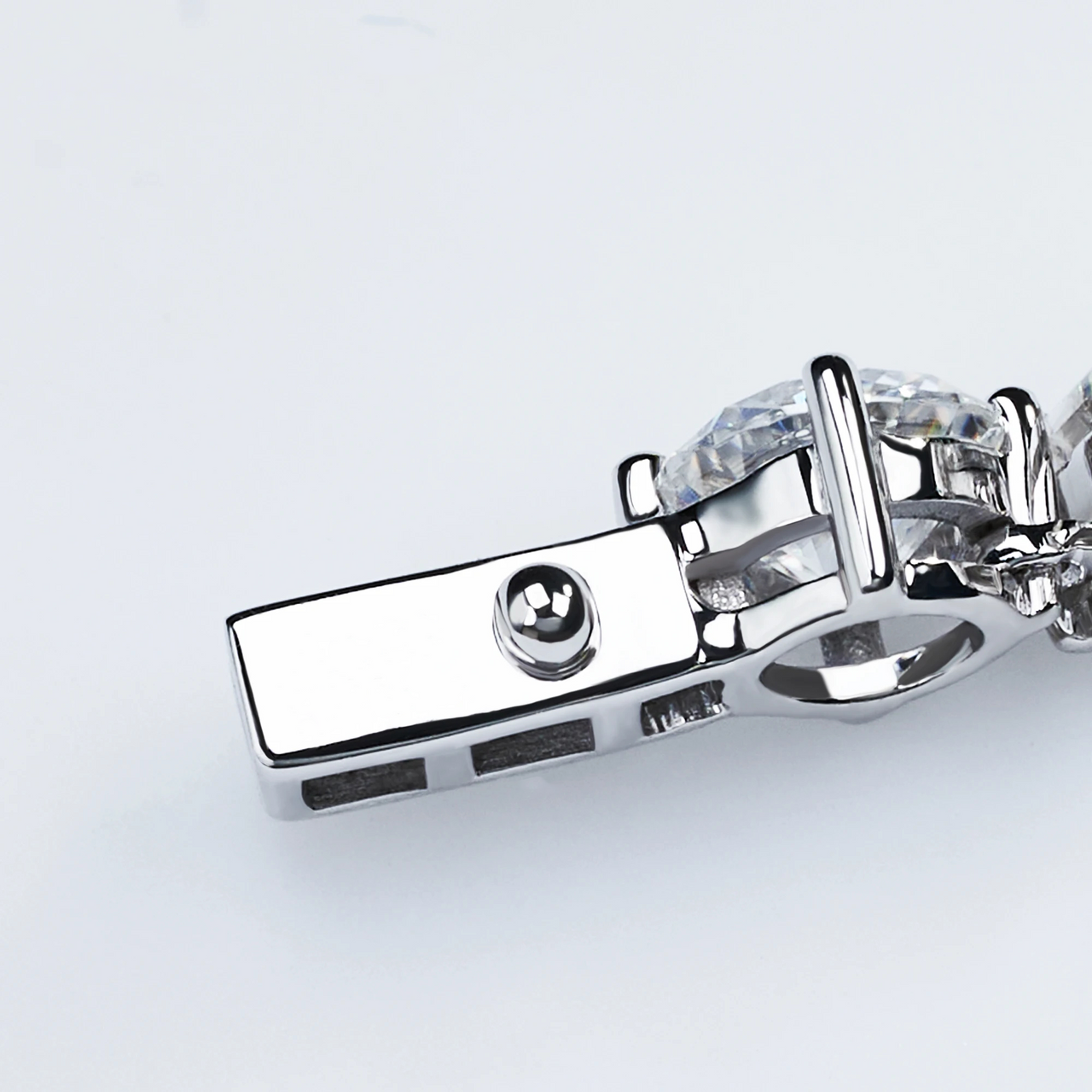 BOUCLES D'OREILLES CRÉOLES À NŒUD CELTIQUE EN ARGENT MASSIF