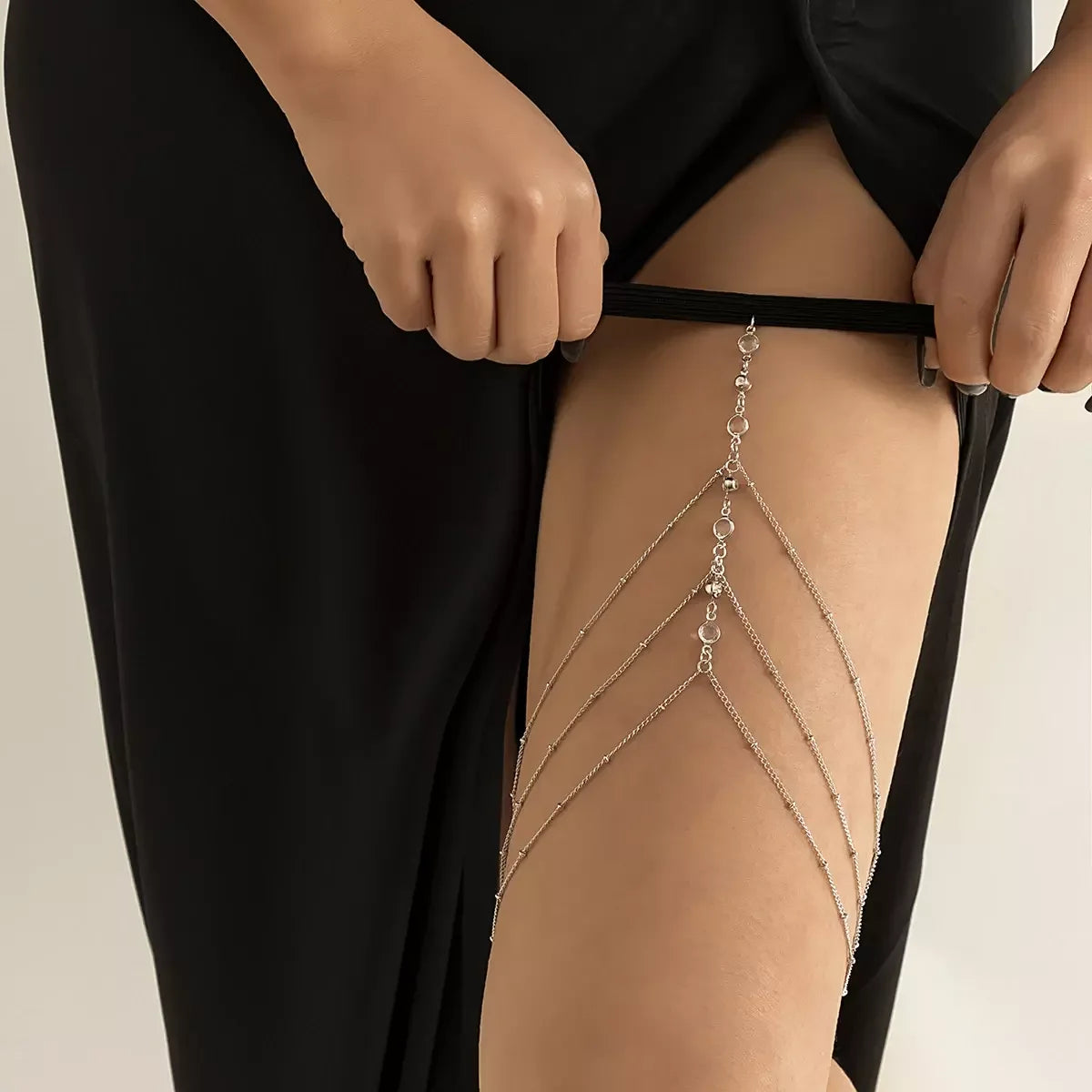 MODULAR DRAPE THIGH CHAIN