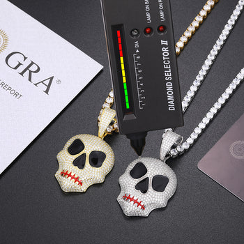 COLLIER PENDENTIF CRÂNE DE TERRE D'EXTRATERRESTRE EN MOISANITE ET ARGENT MASSIF