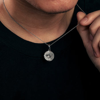 MOISSANIT-DIAMANT-LÖWEN-MÜNZANHÄNGER AUS STERLINGSILBER