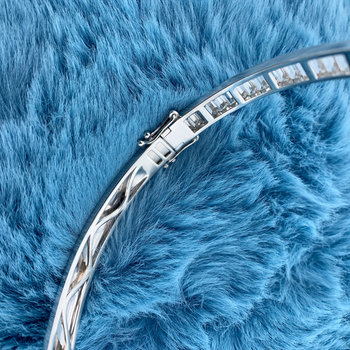 Ohrring mit keltischem Knoten aus Sterlingsilber