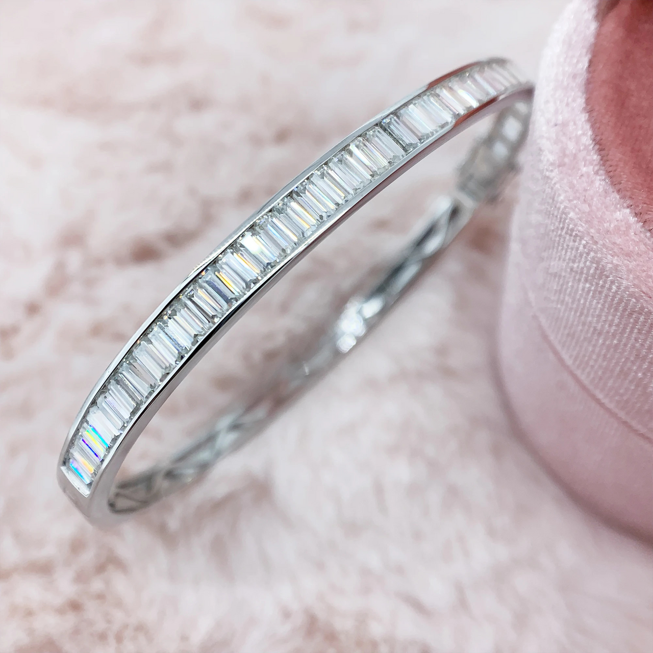 Ohrring mit keltischem Knoten aus Sterlingsilber