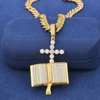 Pendentif croix biblique en moissanite et argent sterling