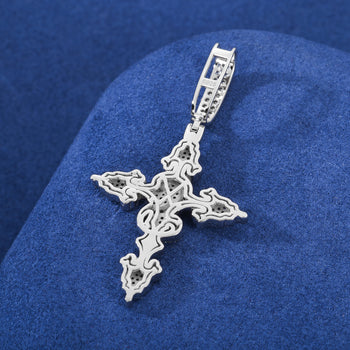 Pendentif croix en moissanite et argent sterling