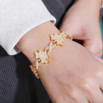 Bracelet en argent sterling orné de diamants et de pierres précieuses en forme d'étoile infinie.