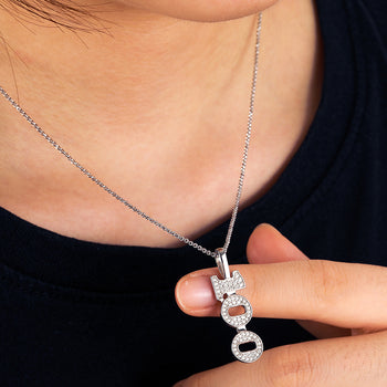 Pendentif en argent sterling serti de diamants moissanite 100