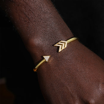 Bracelet en argent sterling orné de diamants et de moissanite en forme de flèche