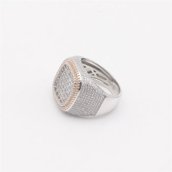 Bague de championnat en argent sterling sertie de diamants moissanite en forme de baguette