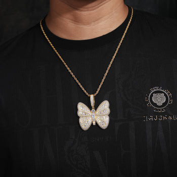 Pendentif papillon en moissanite taille baguette et diamants, en argent sterling