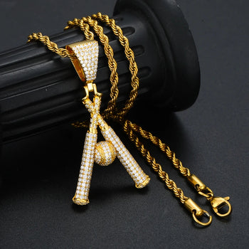 PENDENTIF CRÂNE-CROIX EN MOISANITE ET DIAMANTS 