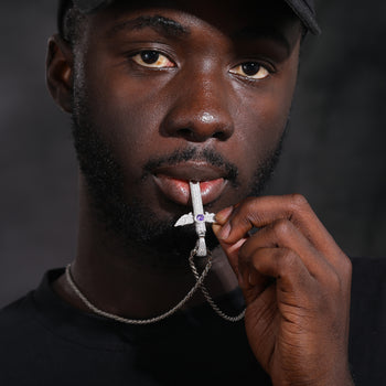 Collier pendentif en argent sterling avec sifflet à ailes et diamant moissanite, pierre de naissance