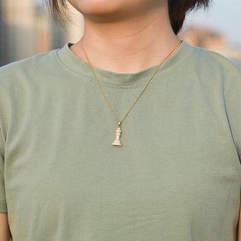 COLLIER PENDENTIF ÉCHECS EN MOISANITE ET DIAMANTS, EN ARGENT MASSIF