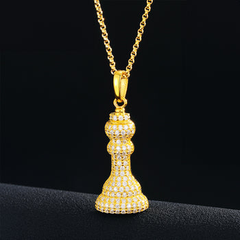 COLLIER PENDENTIF ÉCHECS EN MOISANITE ET DIAMANTS, EN ARGENT MASSIF