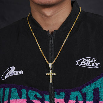 Collier pendentif croix fleurie en moissanite et diamants, en argent sterling