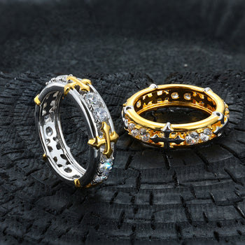 Kreuzring mit Moissanit-Diamanten in Sterlingsilber 