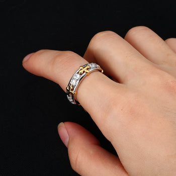 Kreuzring mit Moissanit-Diamanten in Sterlingsilber 