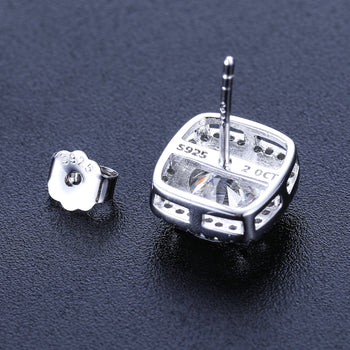 Boucles d'oreilles puces en argent sterling serties de diamants et de moissanite en forme de cube