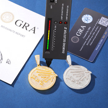 Pendentif en argent sterling avec pièce de monnaie en forme de colombe sertie de diamants et de moissanite