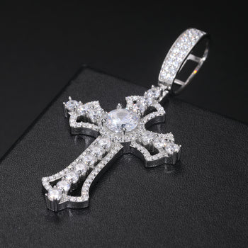 Pendentif croix serti de diamants en moissanite et argent sterling