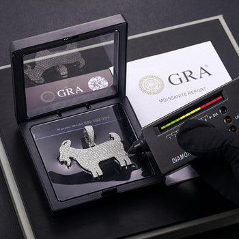 Pendentif chèvre en moissanite et diamants, en argent sterling