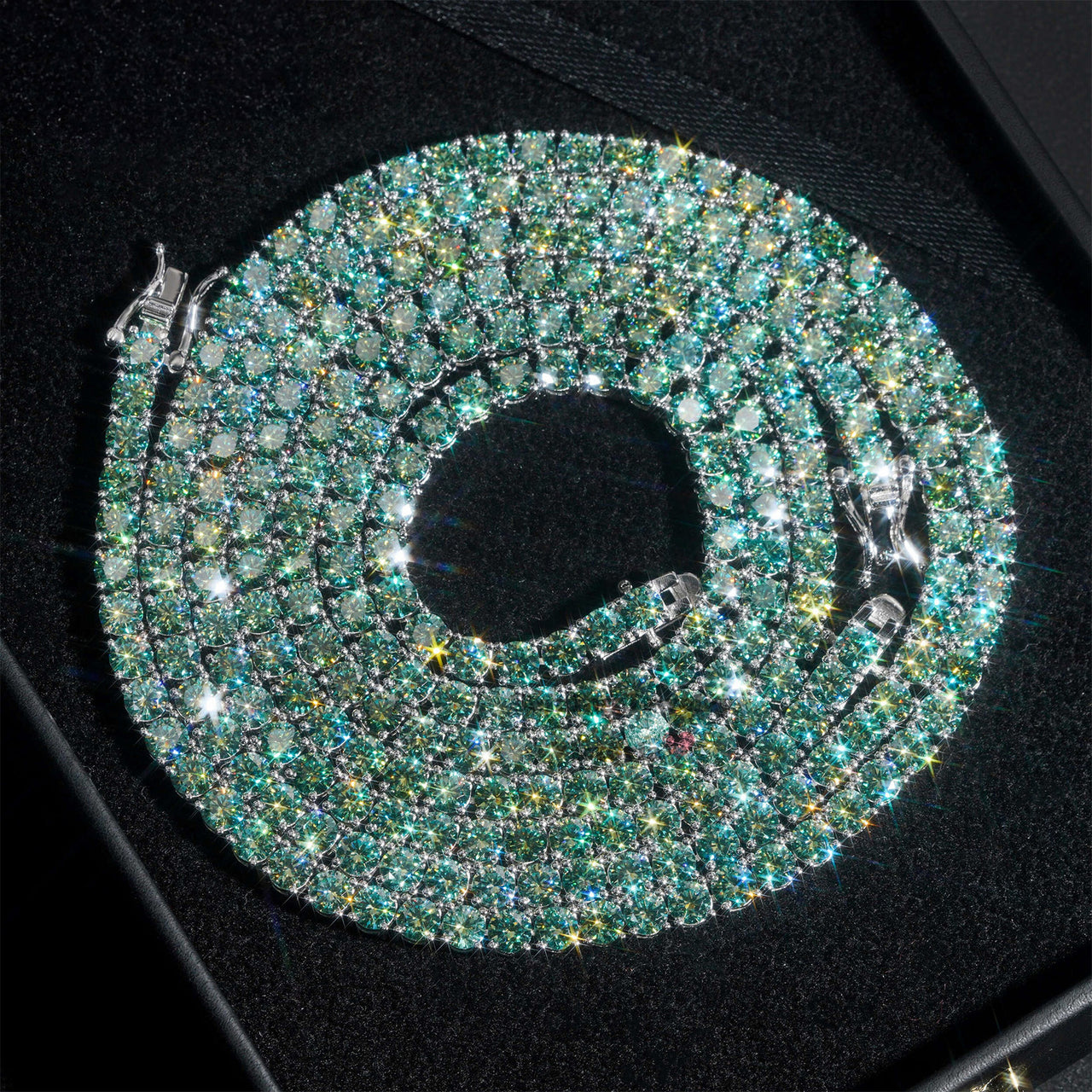 GREEN MOISSANITE DIAMOND CLUSTER TENNIS CHAIN IN STERLING SILVER