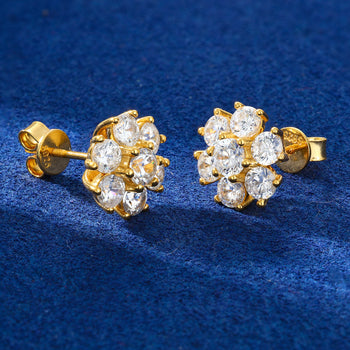 Boucles d'oreilles en argent sterling serties de diamants et de moissanite, en forme de bouquet de fleurs. 