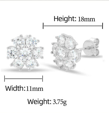 Boucles d'oreilles en argent sterling serties de diamants et de moissanite, en forme de bouquet de fleurs. 