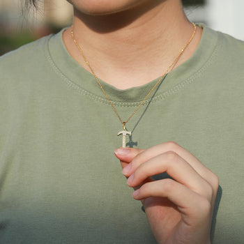 Pendentif marteau en moissanite et diamant en argent sterling