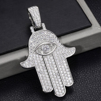 Pendentif main de Hamsa en moissanite et diamants, en argent sterling