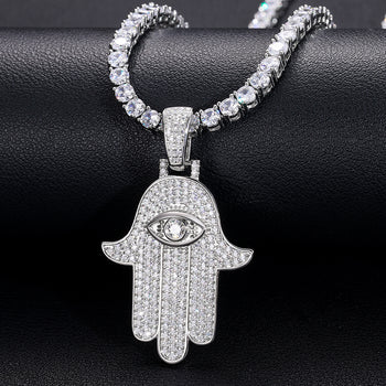 Pendentif main de Hamsa en moissanite et diamants, en argent sterling