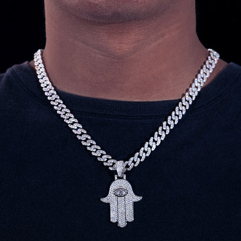 Pendentif main de Hamsa en moissanite et diamants, en argent sterling