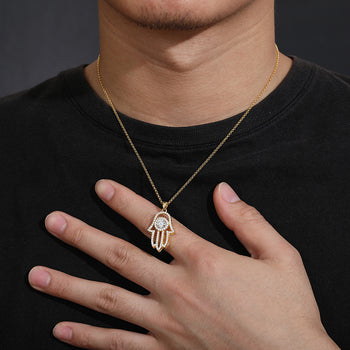 Collier pendentif main de Hamsa en moissanite et diamants, en argent sterling