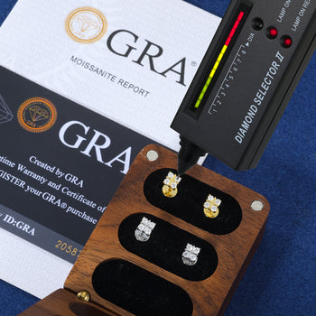 MOISSANIT-DIAMANT-KREUZOHRLÖSER MIT VIER STEINEN AUS STERLINGSILBER 