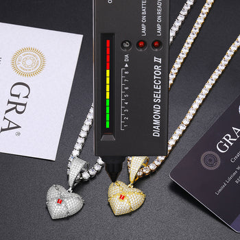 Pendentif cœur en moissanite et diamants, serti dans de l'argent sterling