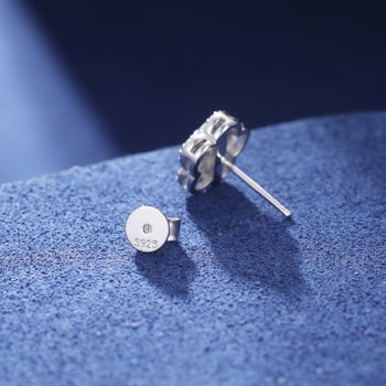 Boucles d'oreilles puces en forme de fleur de lotus serties de diamants et de moissanite, en argent sterling