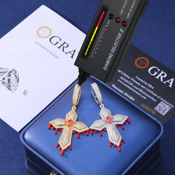 PENDENTIF CROIX DE SANG FONDU EN MOISSAINE ET DIAMANT 