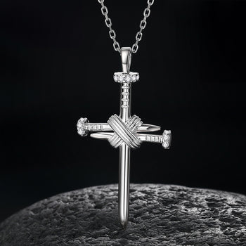 Collier pendentif croix en moissanite et diamants, en argent sterling
