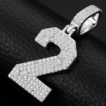 Halskette mit Anhänger in Form einer Zahl aus Moissanit-Diamanten in Sterlingsilber