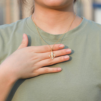 COLLIER PENDENTIF FLEUR DE LIS DIAMANT MOISSANITE EN ARGENT MASSIF