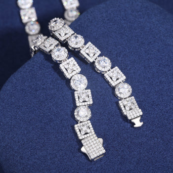 Halskette oder Armband aus Sterlingsilber mit rundem vierblättrigem Kleeblatt und Moissanit-Diamanten