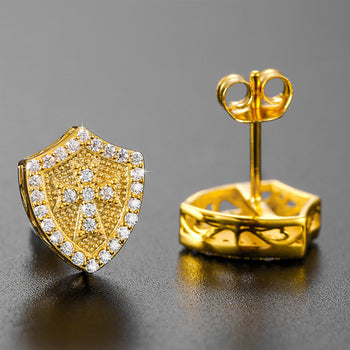 Boucles d'oreilles clous en argent sterling serties de diamants et de moissanite