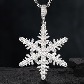 COLLIER PENDENTIF FLOCON DE NEIGE EN MOISANITE ET DIAMANTS, EN ARGENT MASSIF