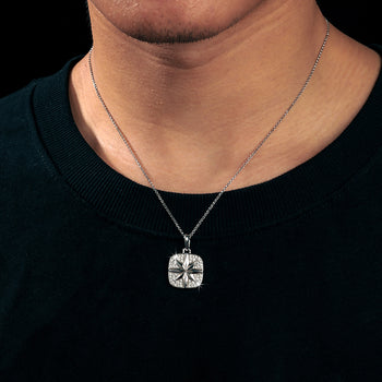 Collier pendentif en argent sterling orné d'une breloque étoile en moissanite et diamant.